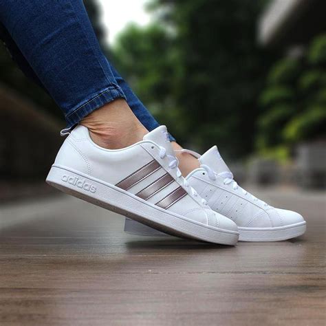 tenis adidas mujer .